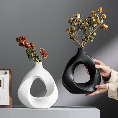 Triangular coil ceramic high-end vase simple modern matte flower ware B&B home decoration