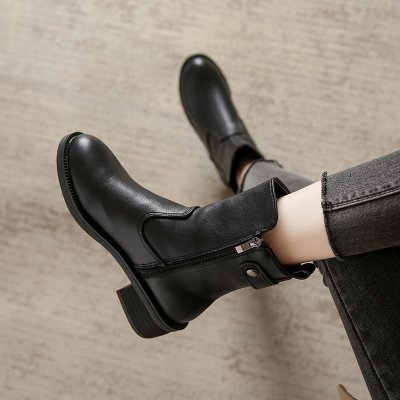 British style soft leather Martin boots for women in autumn and winter round toe simple thick heel single boot side zipper large size short boots