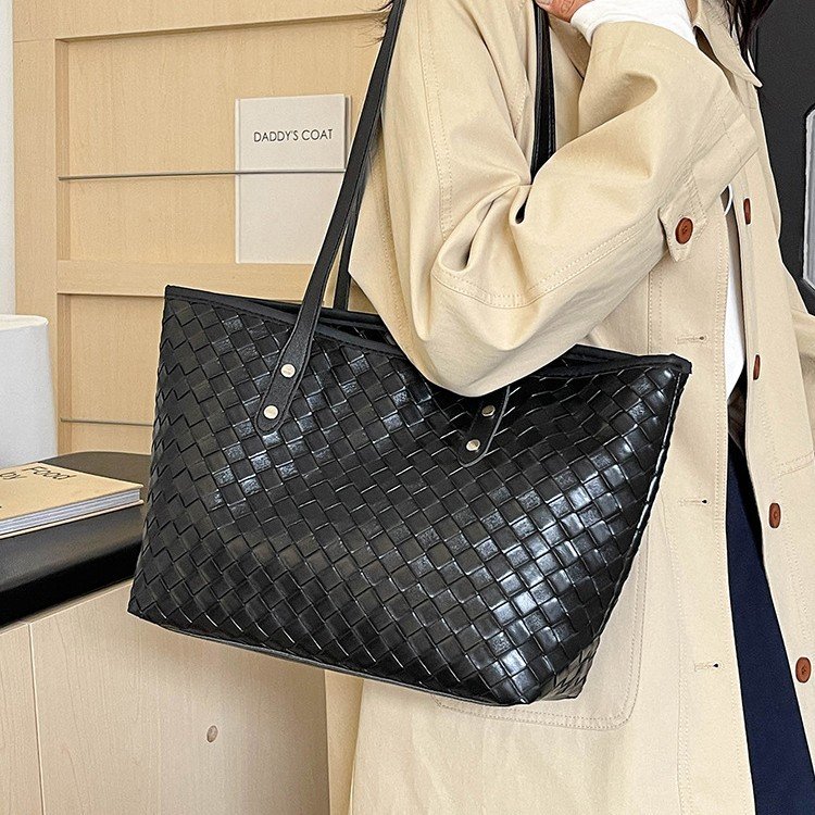 Large capacity tote bag trendy bag for women fashion versatile high-end simple casual commuter one-shoulder handbag