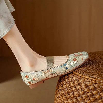 Spring and Autumn New Chinese Style Embroidered Mary Jane Shoes Women's Toe Single Shoes Light Mouth Flat Shoes Soft Sole Comfortable