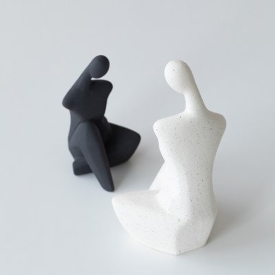 Wind sitting portrait spray black and white home decoration ceramic craft figures
