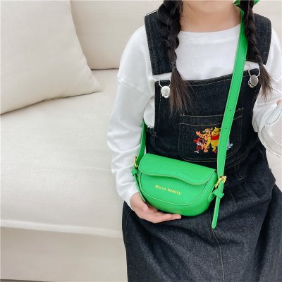 Semi-round bag for women in spring and summer wide shoulder straps fashionable saddle bag casual one-shoulder crossbody women's bag