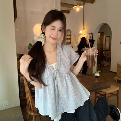 Real shot of summer necklace, lace-up, blue striped fake two-piece short-sleeved shirt