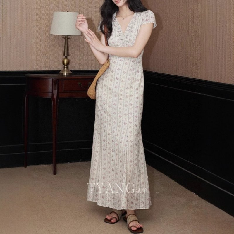 Eryang Design [Lezhi] Retro neck embroidered floral dress with female temperament high-end slim French long skirt