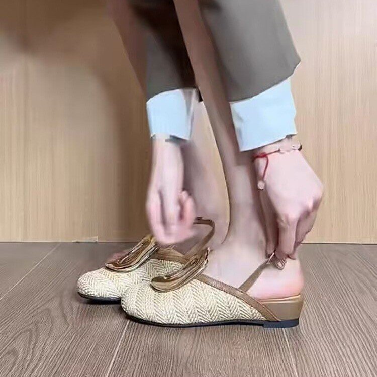 Niche personalized design sense straw-woven vacation style toe shoes for women in summer trip-belt hollow heeled semi-slippers