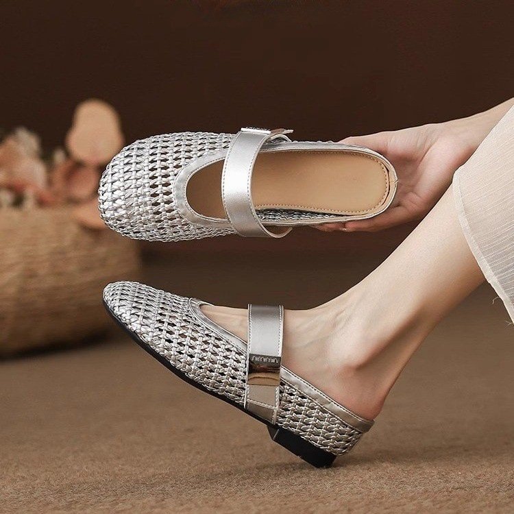 French hand-woven hollow sandals for women in summer one-strip breathable half-slippers for outdoor shoes