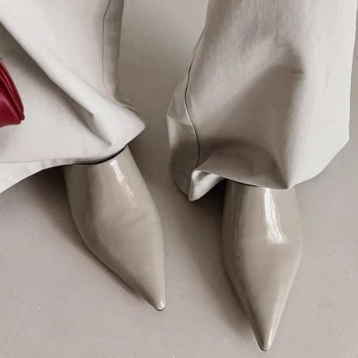 French high-end semi-slippers for women in spring and summer retro muller sandals pointed toe one foot pedal bag-toe slippers outside