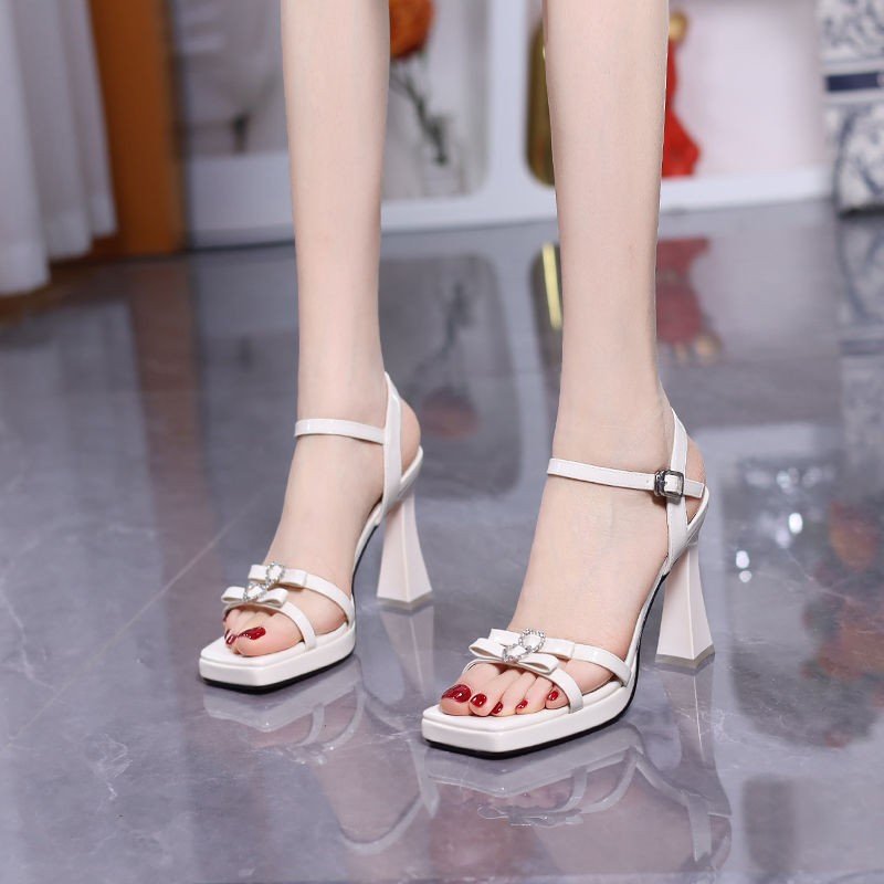 Thick heel open-toed sandals for women in summer with skirt and banquet one-liner strap waterproof platform super high heels
