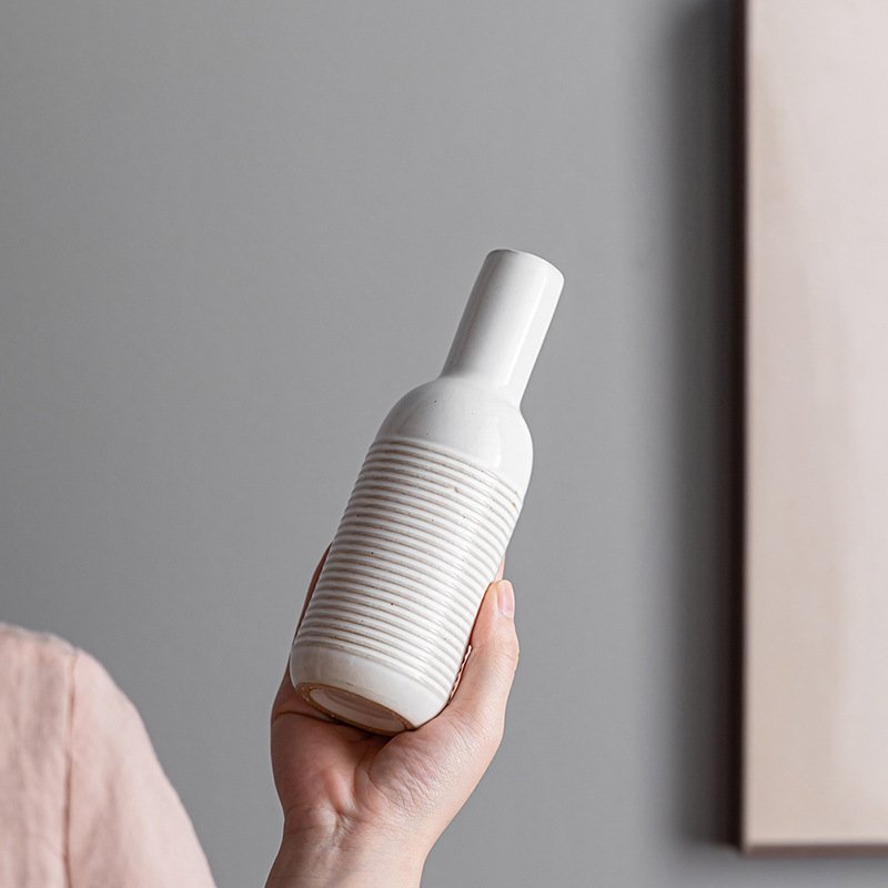 Small ceramic light luxury retro thread small vase home decoration downstream