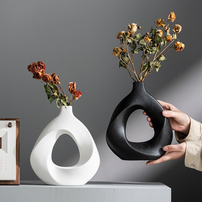 Triangular coil ceramic high-end vase simple modern matte flower ware B&B home decoration