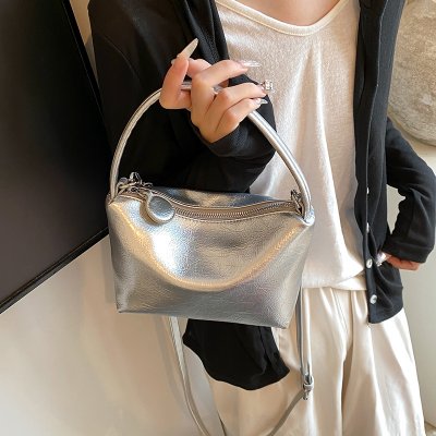 Small handbags for women, fashionable simple crossbody bags, niche and versatile commuter underarm bags